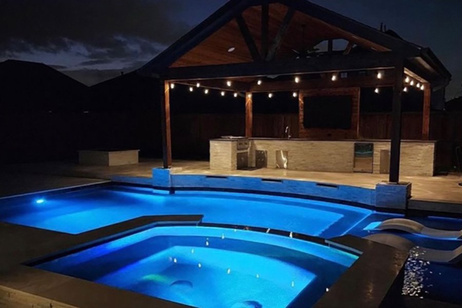 9 Features to Add to the Design of Your Pool